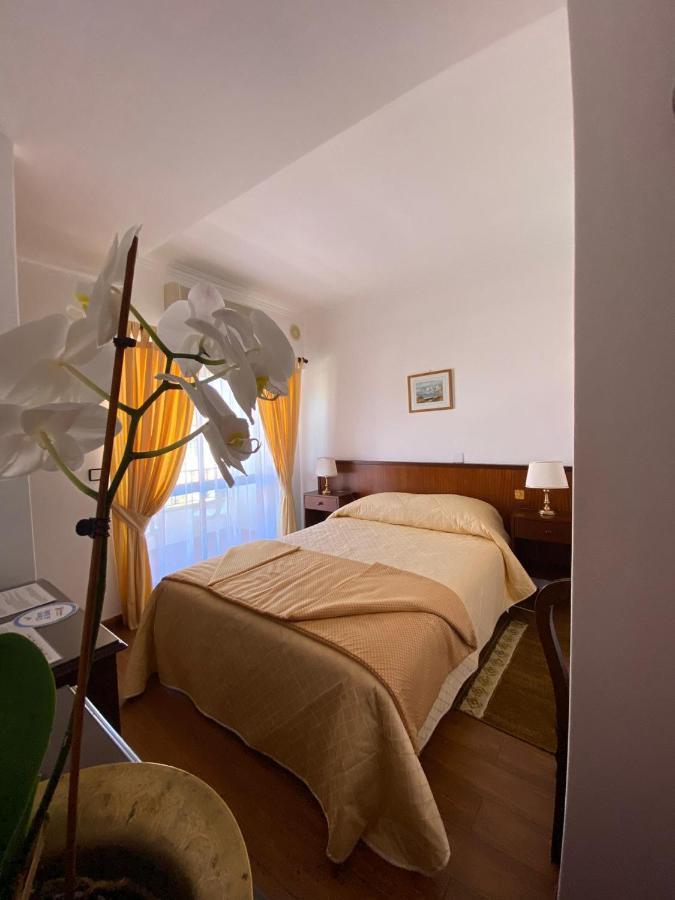 Guest House Toca dos Grilos Estoril Extérieur photo